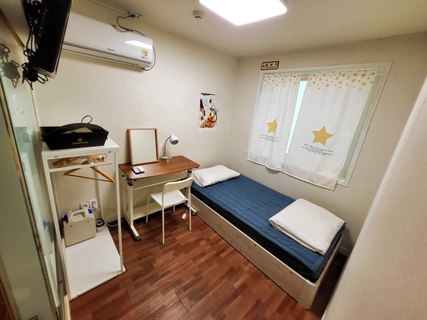 24 Guesthouse Sinchon Avenue Seoul Eksteriør bilde