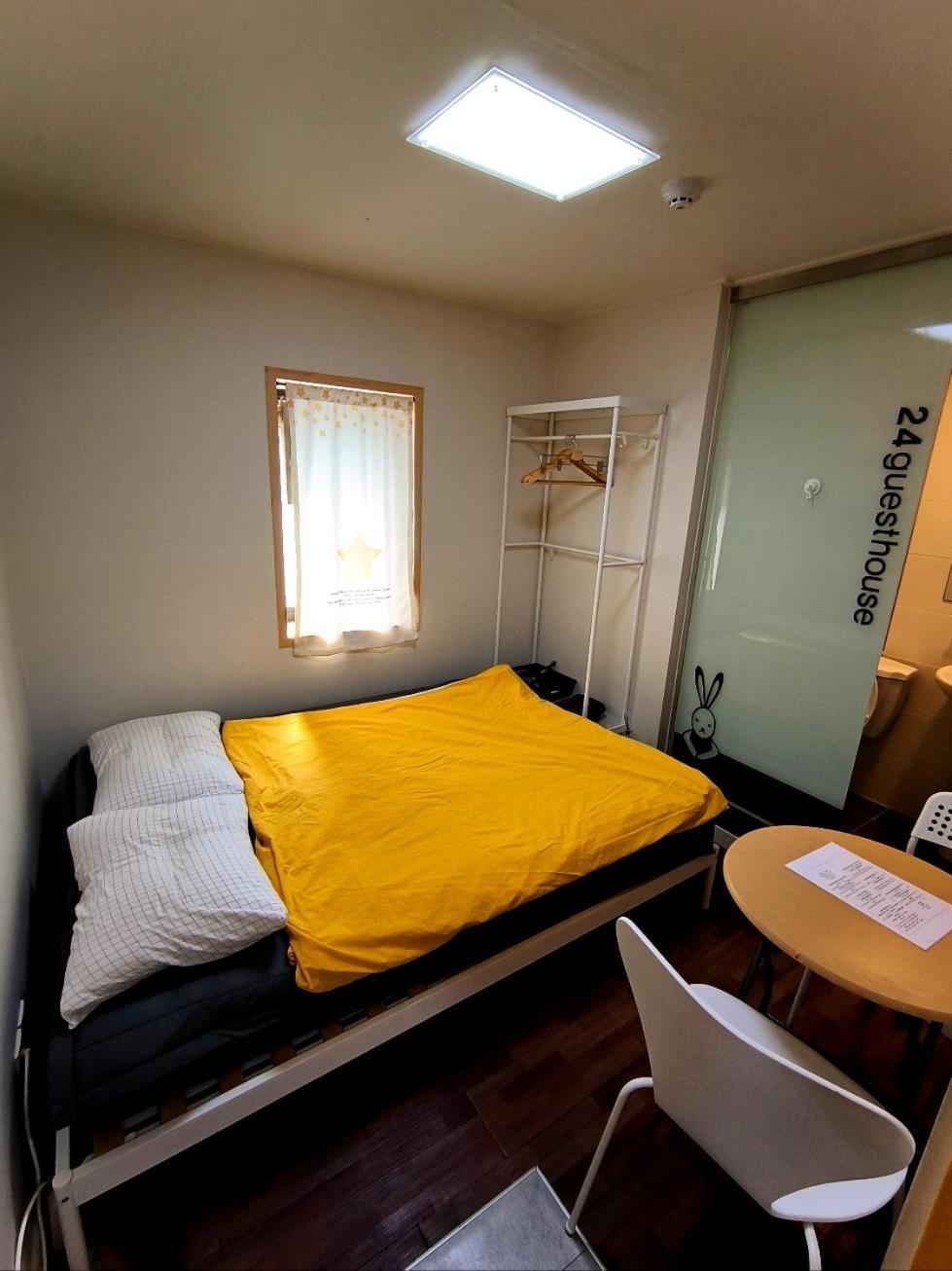 24 Guesthouse Sinchon Avenue Seoul Eksteriør bilde