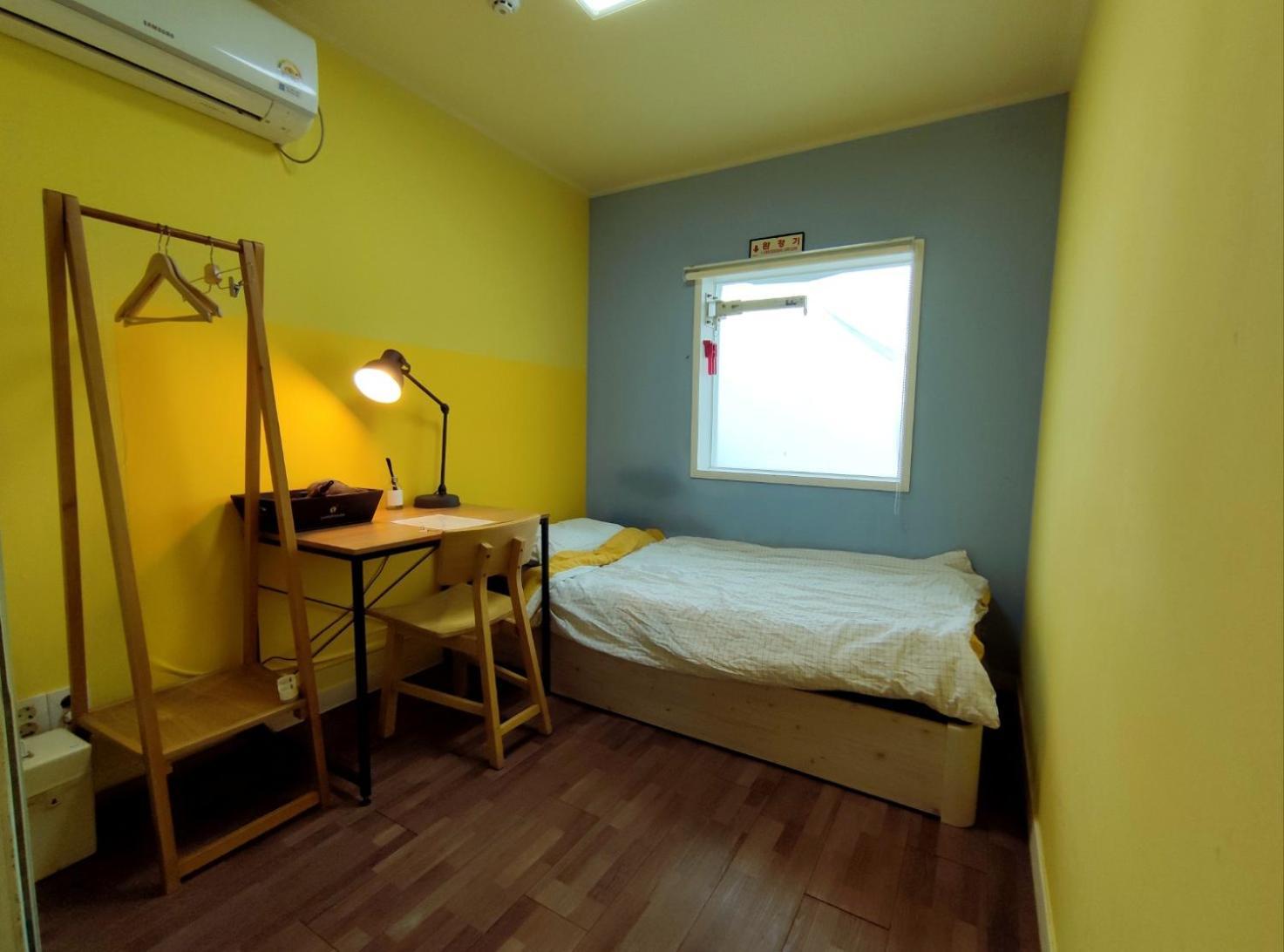 24 Guesthouse Sinchon Avenue Seoul Eksteriør bilde